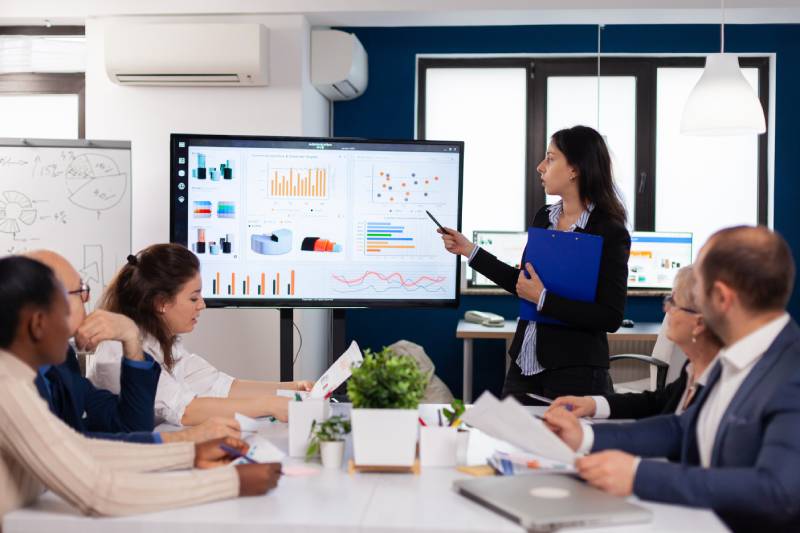 Choosing the Right Presentation Tools for Teachers